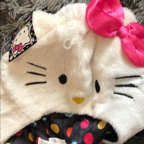 Hello kitty hat 💕SALE💕 - Picture 4 of 4